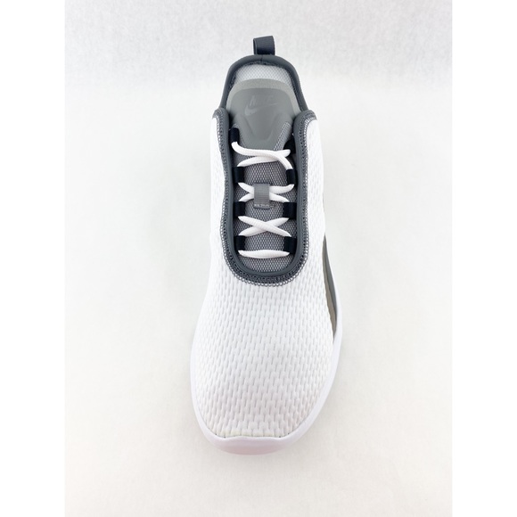 Athletic_Shoes
